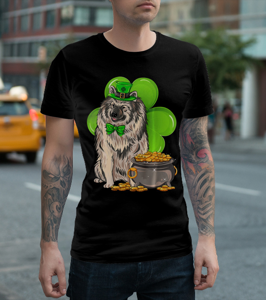 Keeshond St Patricks Day Leprechaun Dog Clover Pot of Gold T-Shirt