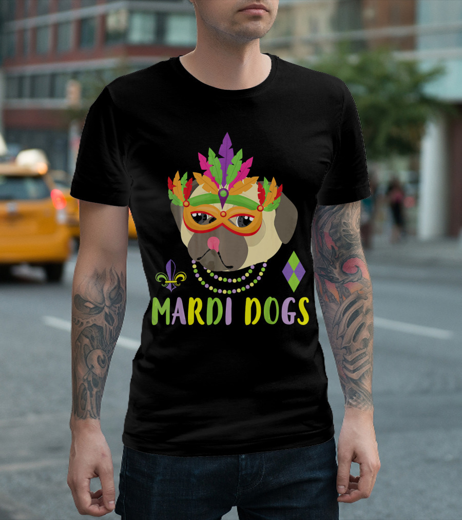 Pug Dog Mardi Gras Beads Mask Fleur De Lis Mardi Dogs Masquerade Costume T-Shirt