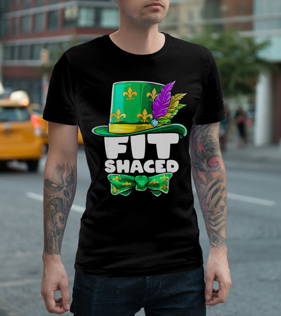 Mardi Gras Fit Shaced Green Hat Fleur-de-Lis Bow Tie Feathers T-Shirt