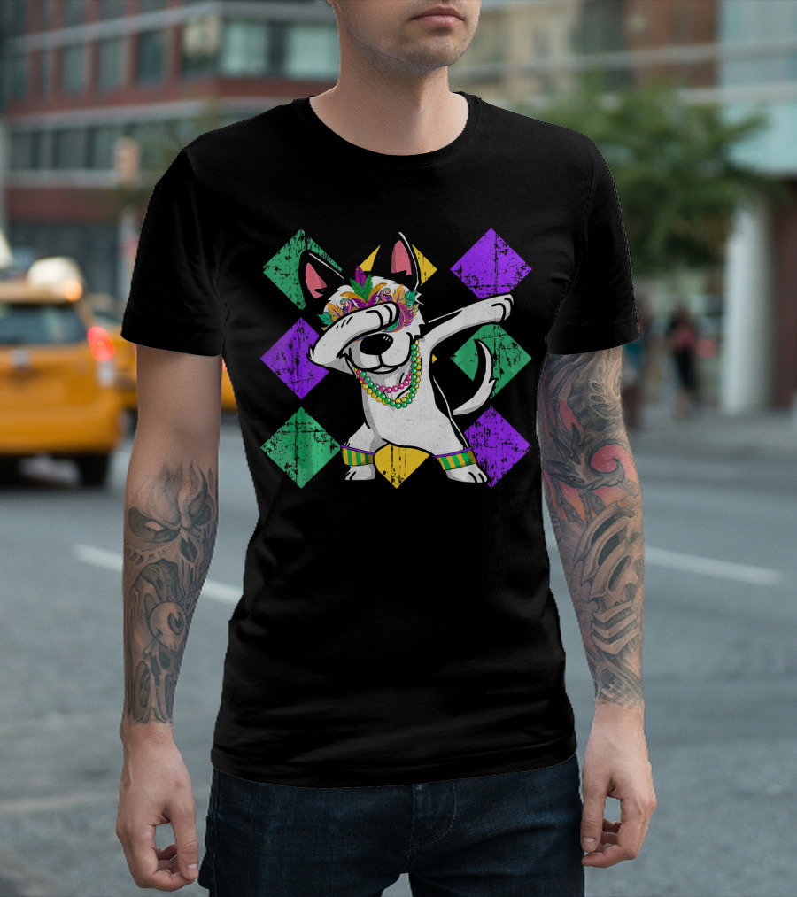 Funny Husky Dabbing in Colorful Mardi Gras Mask with Beads and Festive Diamonds T-Shirt