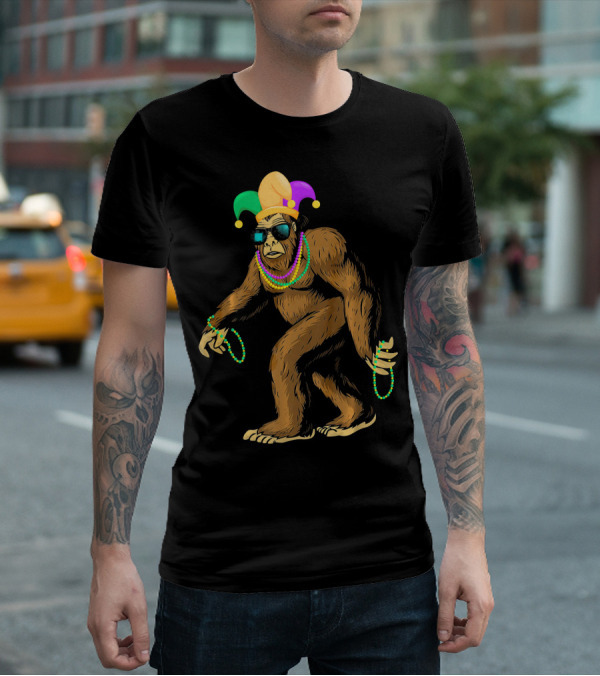 Mardi Gras Bigfoot Jester Bead Party T-Shirt