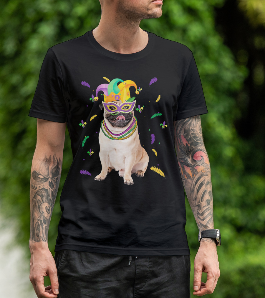 Mardi Gras Pug With Beads And Jester Mask T-Shirt