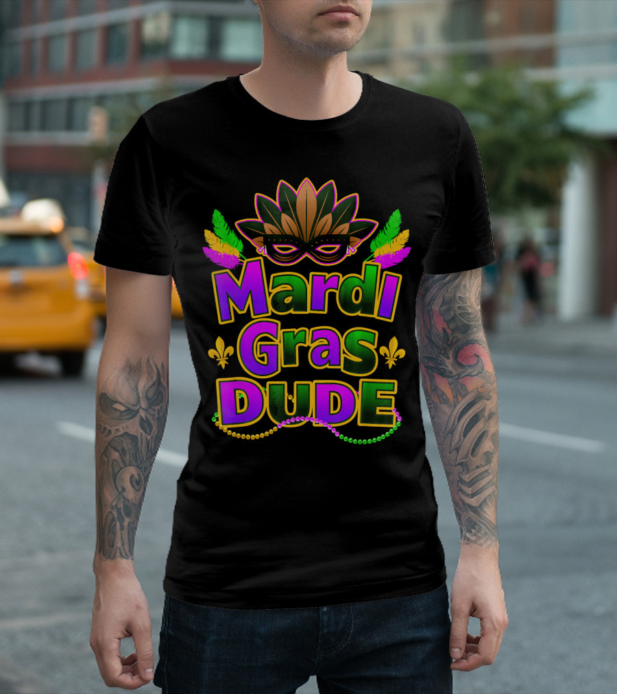 Mardi Gras Dude Mask And Beads With New Orleans Festive Colors T-Shirt