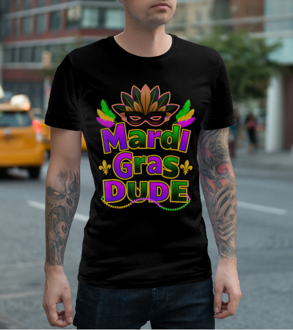 Mardi Gras Dude Mask And Beads With New Orleans Festive Colors T-Shirt