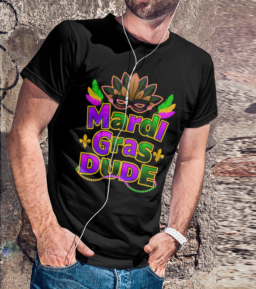 Mardi Gras Dude Mask And Beads With New Orleans Festive Colors T-Shirt