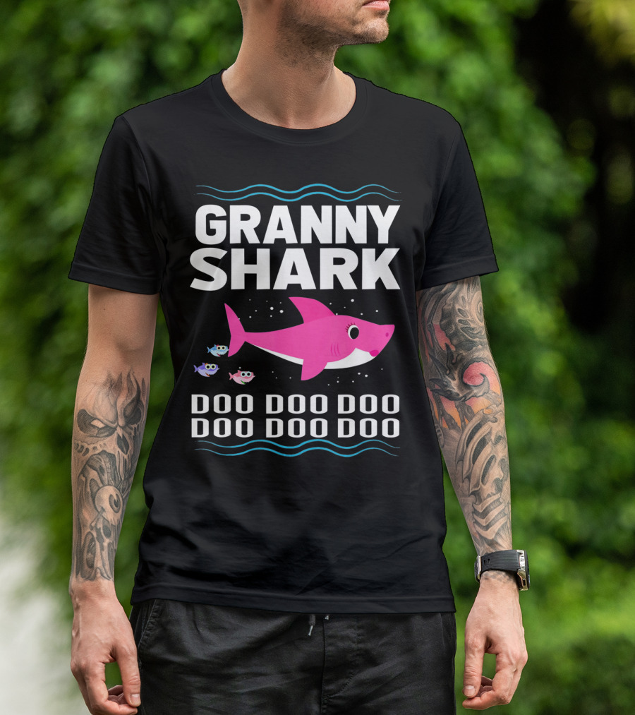 Granny Shark Doo Doo Doo Doo Pink Funny Baby Shark T-Shirt
