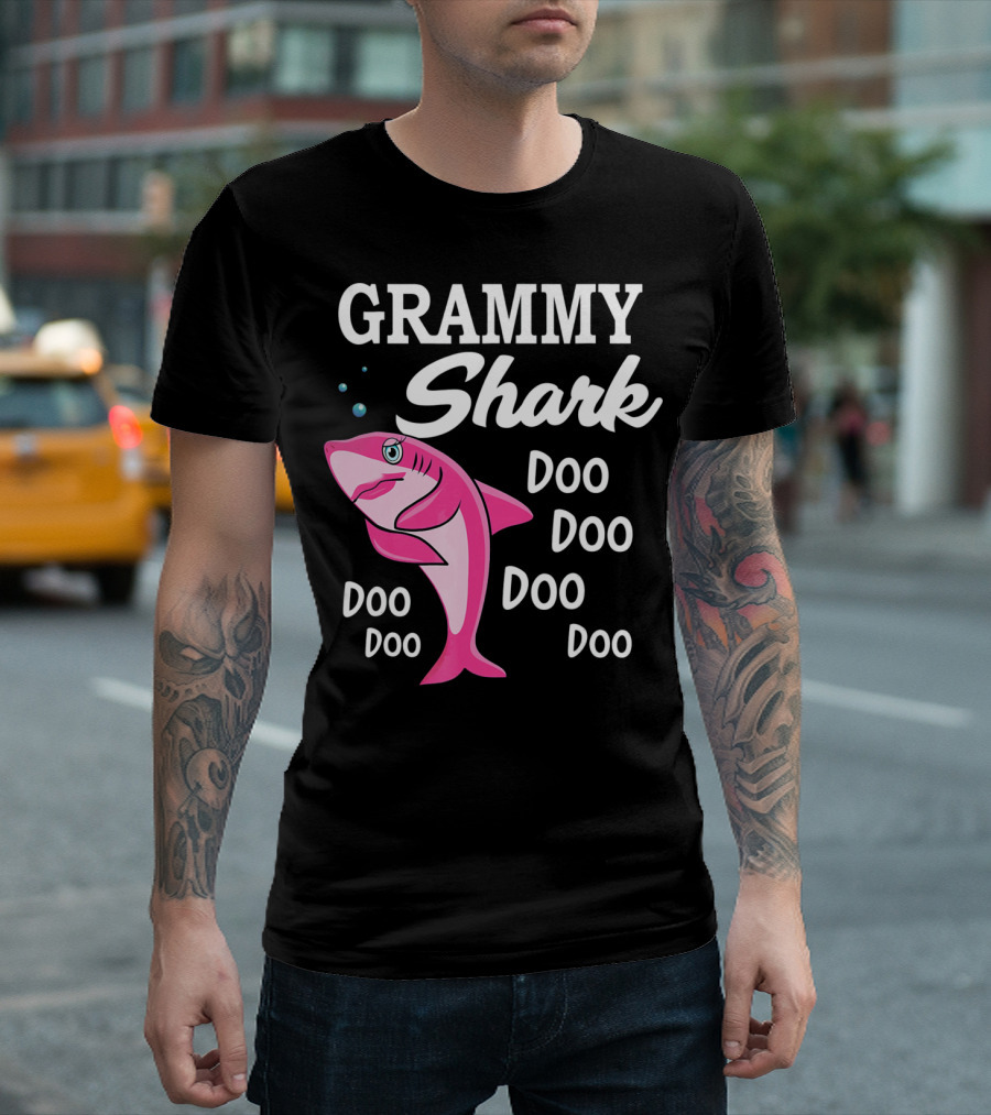 Grammy Shark Doo Doo Doo Grandma Hall T-Shirt