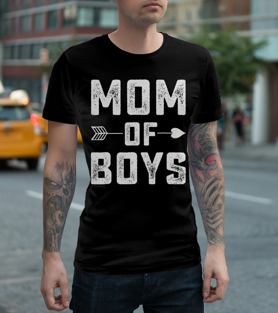 MOM OF BOYS Arrows Heart Rustic T-Shirt
