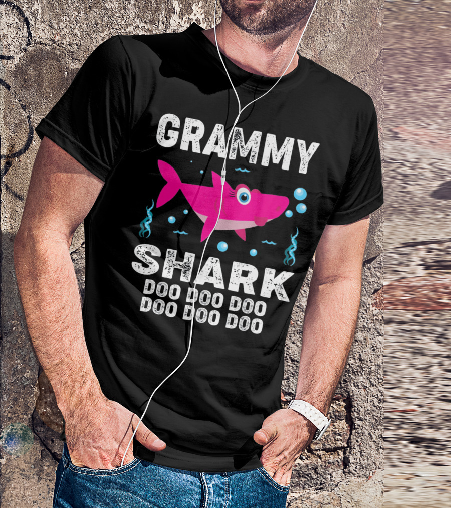 Grammy Shark Doo Doo Doo Bubbles And Pink Shark Fun T-Shirt