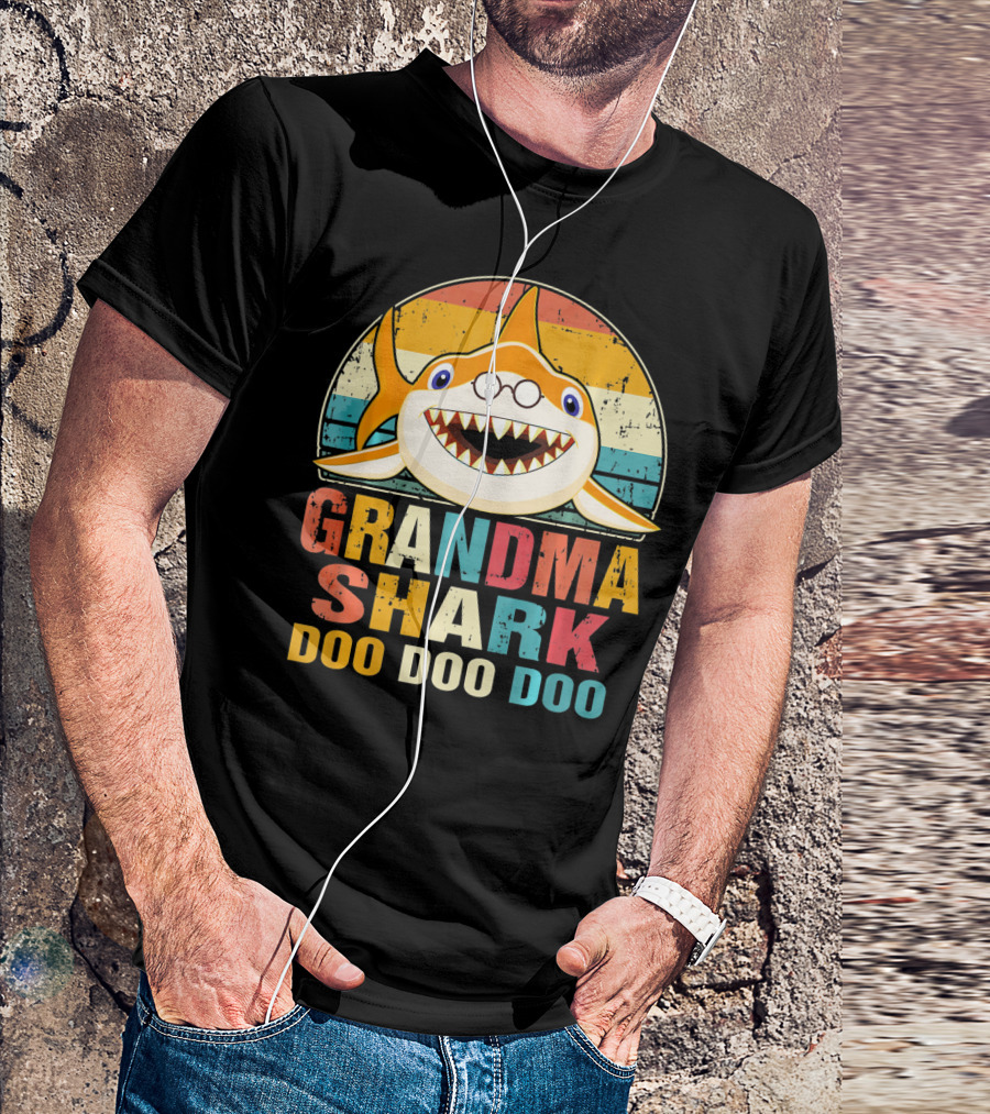 Grandma Shark Doo Doo Doo Retro T-Shirt