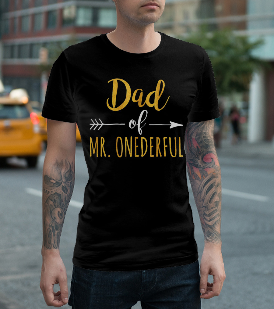 Dad of MR. Onederful Arrow T-Shirt