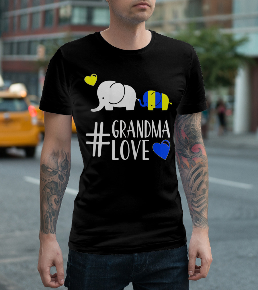 Grandma Love Autism Awareness Cute Elephants Hearts T-Shirt