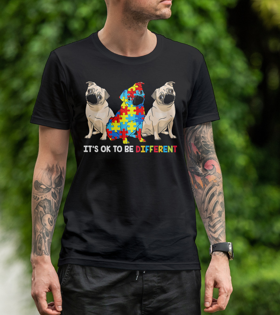 ITS OK TO BE DIFFERENT PUG AUTISM AWARENESS PUZZLE PIECES T-Shirt