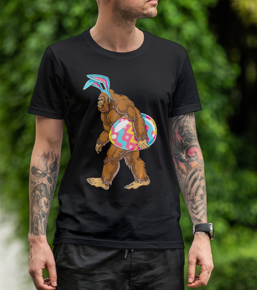 Bigfoot Sasquatch With Easter Bunny Ears And Egg T-Shirt