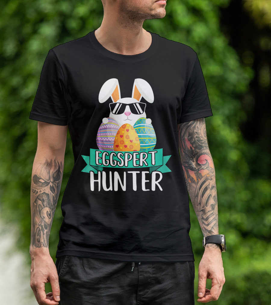 Eggspert Hunter Cool Bunny Easter Day T-Shirt