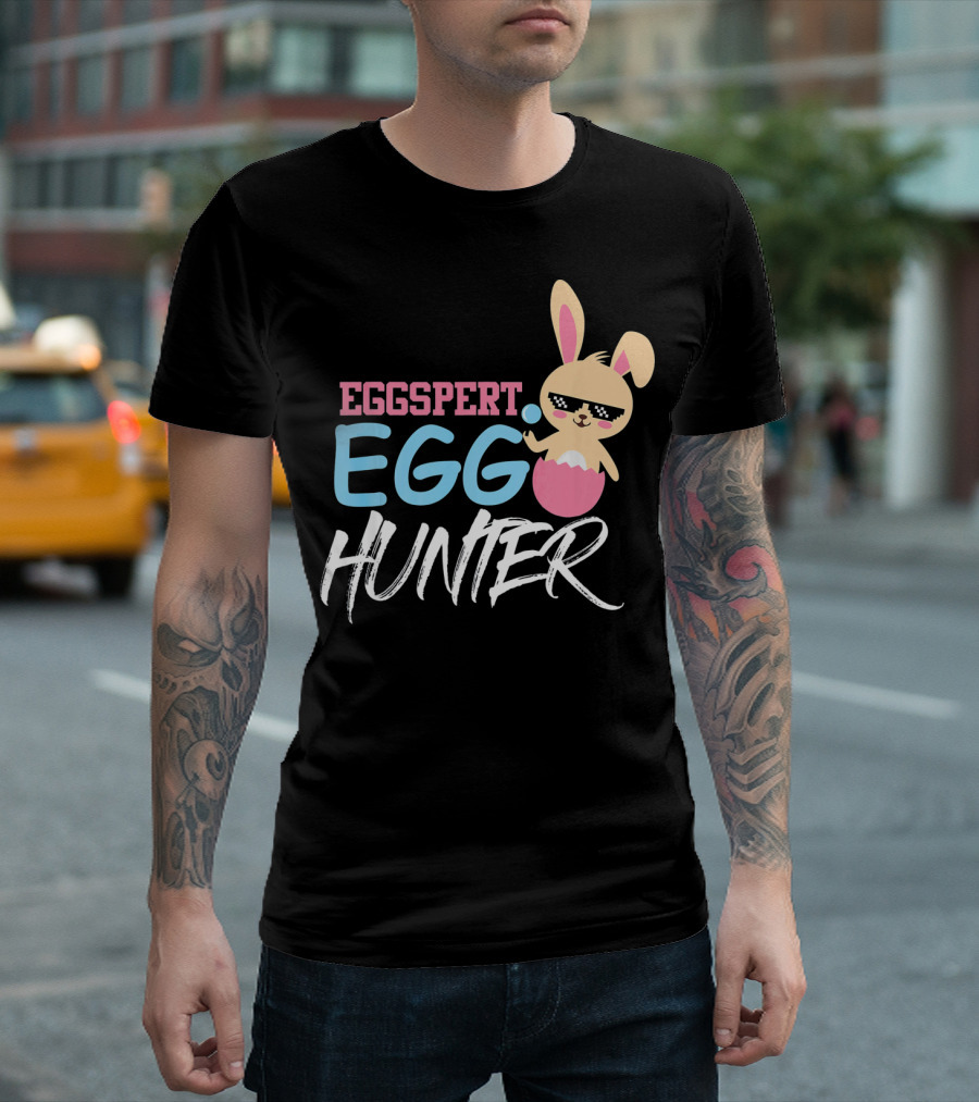 Eggspert Egg Hunter Bunny Sunglasses Easter Fun T-Shirt