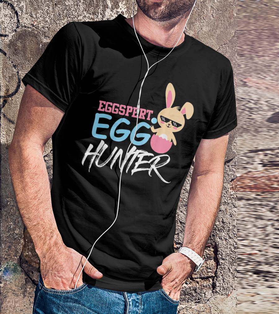 Eggspert Egg Hunter Bunny Sunglasses Easter Fun T-Shirt