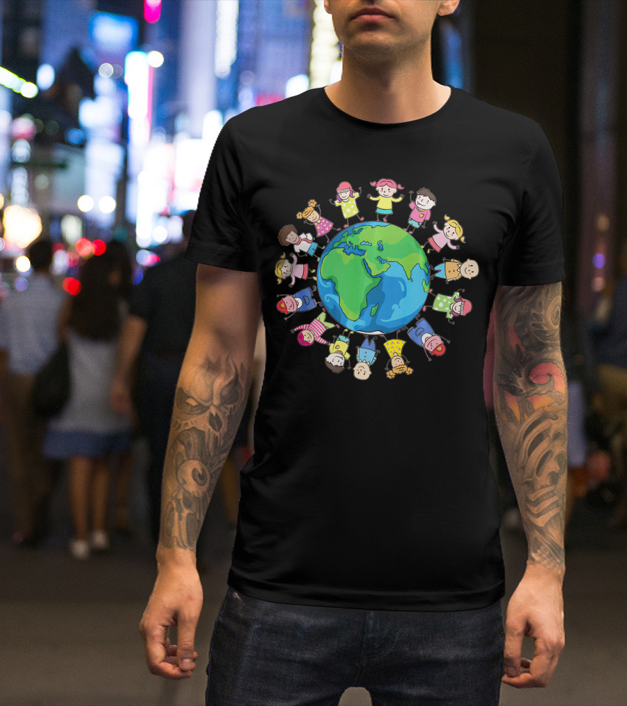 Happy Earth Day Children Around The World Holding Hands Planet T-Shirt