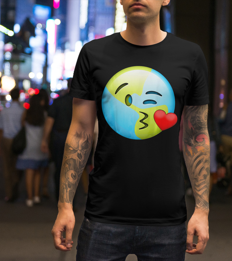 Cute Earth Day Kiss Emoji Lips Kids Emoticon T-Shirt