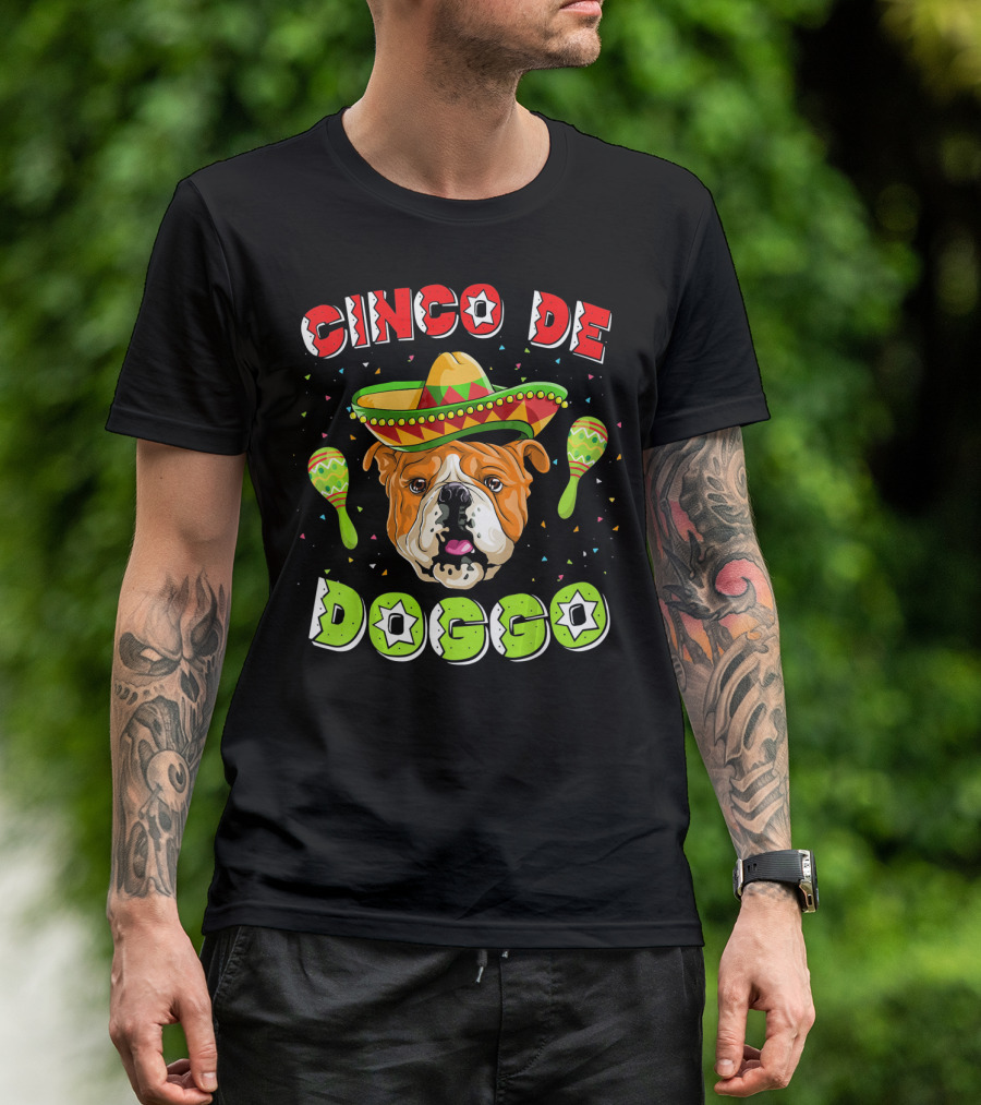 Cinco De Mayo Doggo English Bulldog Sombrero Maracas T-Shirt