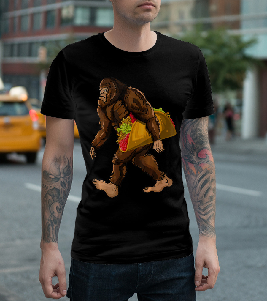 Funny Bigfoot Carrying Taco Cinco de Mayo Humor T-Shirt