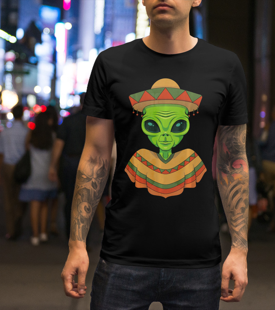 Cinco De Mayo Green Alien Wearing Sombrero And Poncho T-Shirt