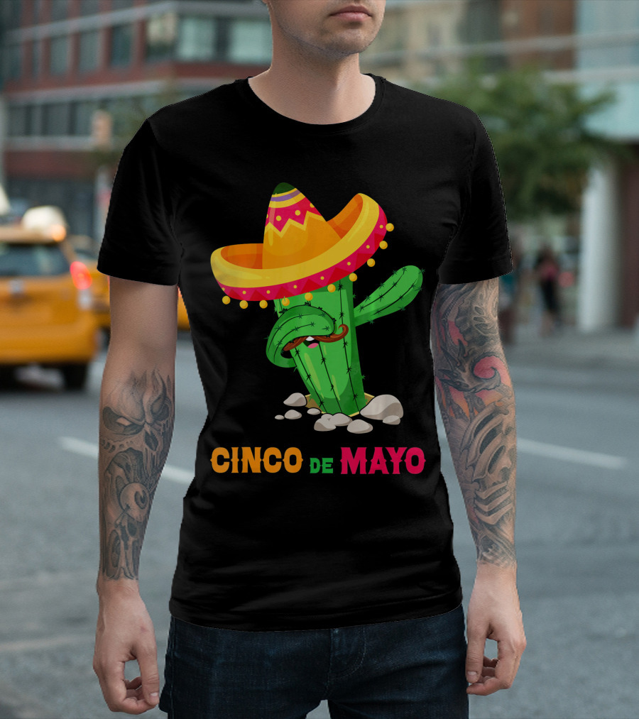 Cinco De Mayo Dabbing Cactus Sombrero T-Shirt