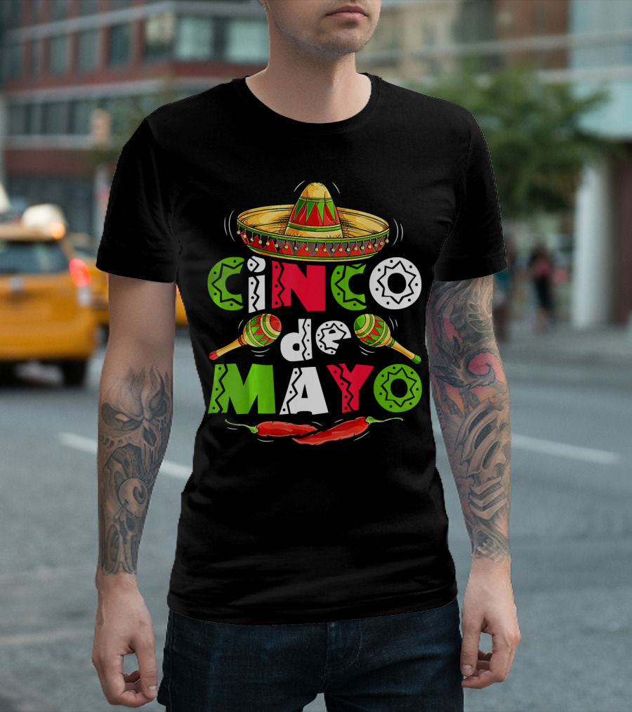 Cinco de Mayo Sombrero Maracas Chillies T-Shirt