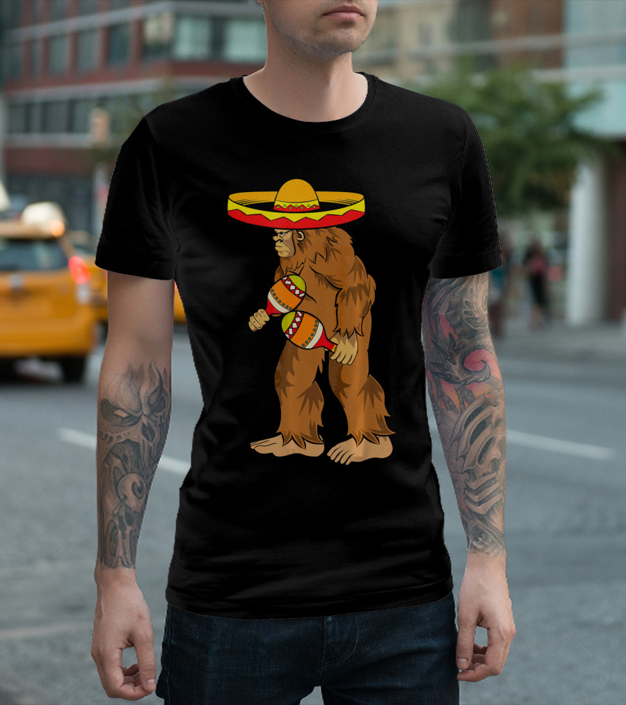 Bigfoot Sombrero Maracas Cinco de Mayo T-Shirt