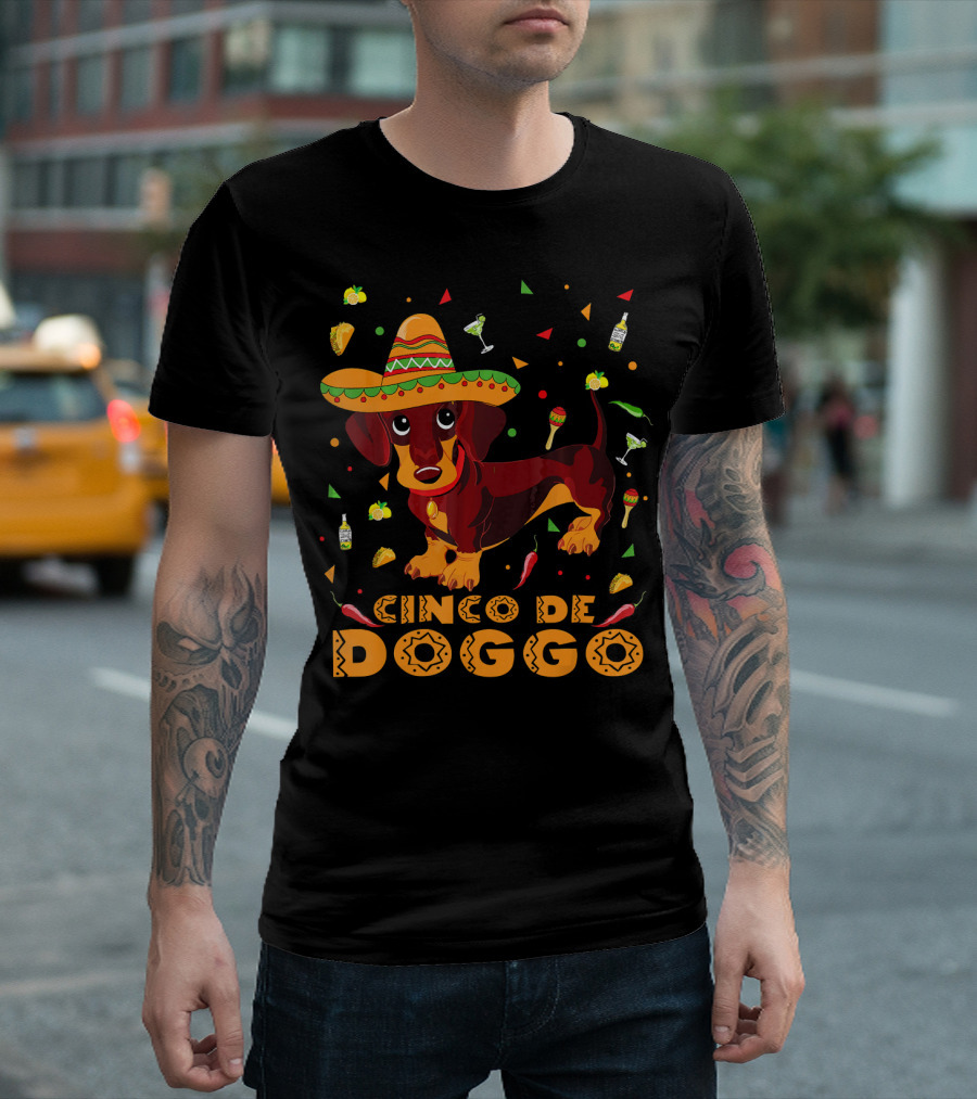 Cinco De Doggo Dachshund Sombrero Chili Peppers Margarita Fiesta Theme Mexican Cinco T-Shirt