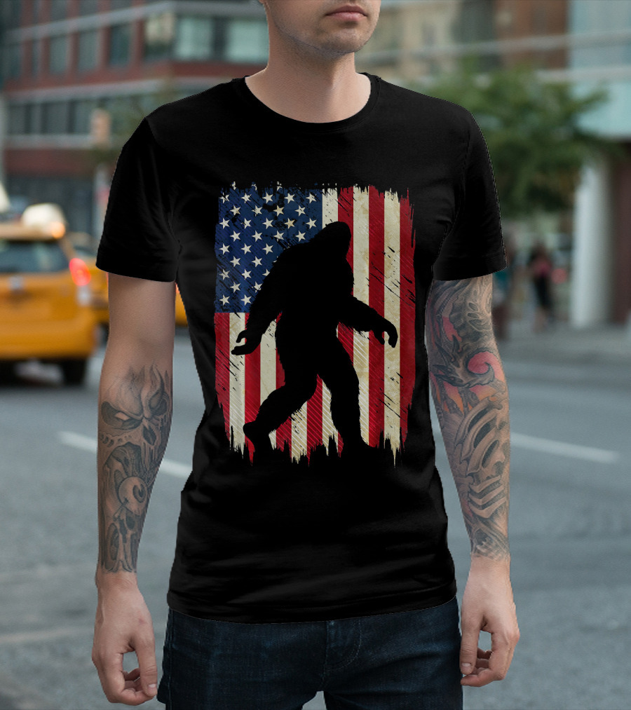 Bigfoot Sasquatch Silhouette Over American Flag USA T-Shirt
