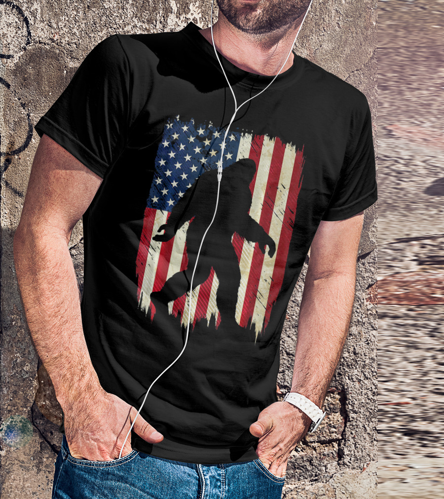 Bigfoot Sasquatch Silhouette Over American Flag USA T-Shirt