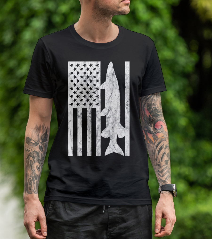 American Flag Musky Fishing T-Shirt