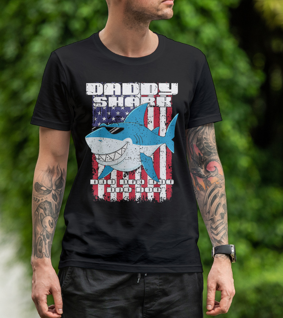 Daddy Shark Doo Doo Doo American Flag T-Shirt