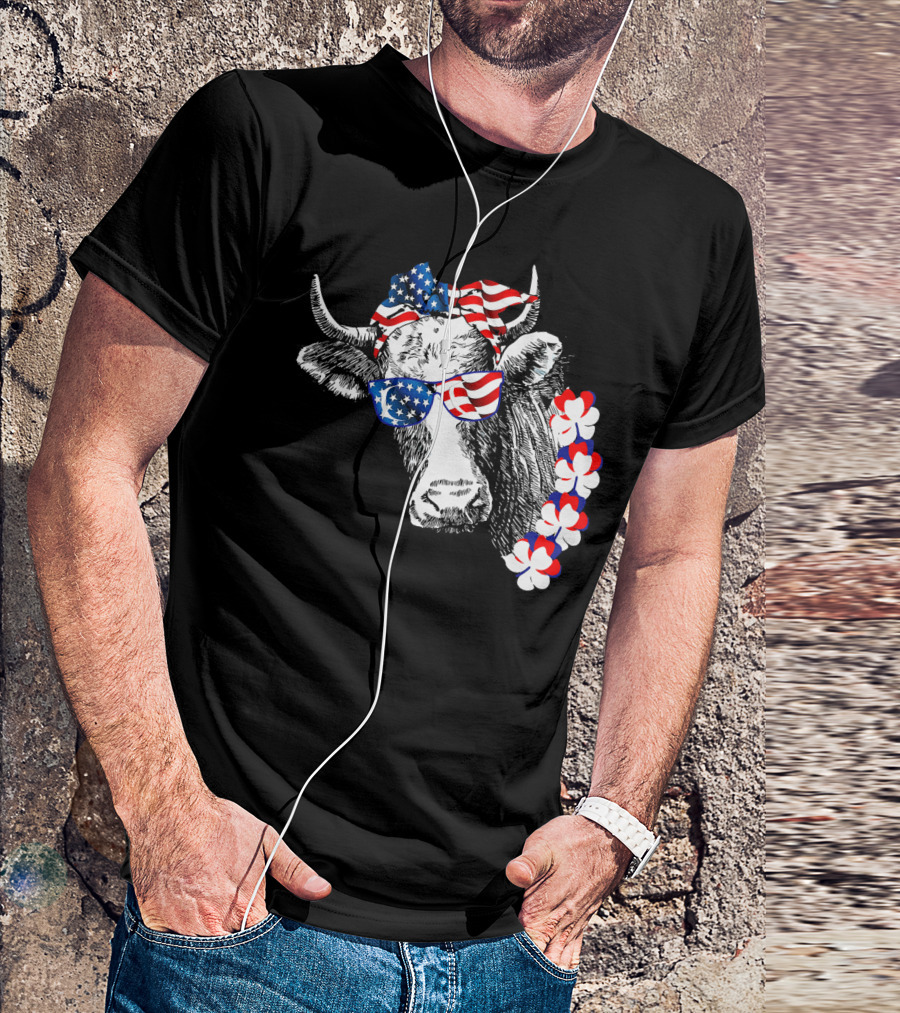 Patriotic Cow With American Flag Sunglasses And Bow For 4th Of July Celebrations T-Shirt
