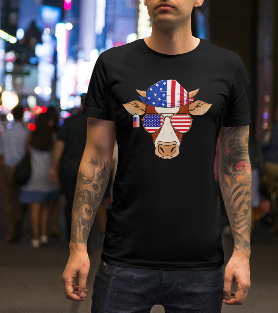 Cow Wearing American Flag Bandana And Sunglasses Fourth Of July Patriotic American T-Shirt