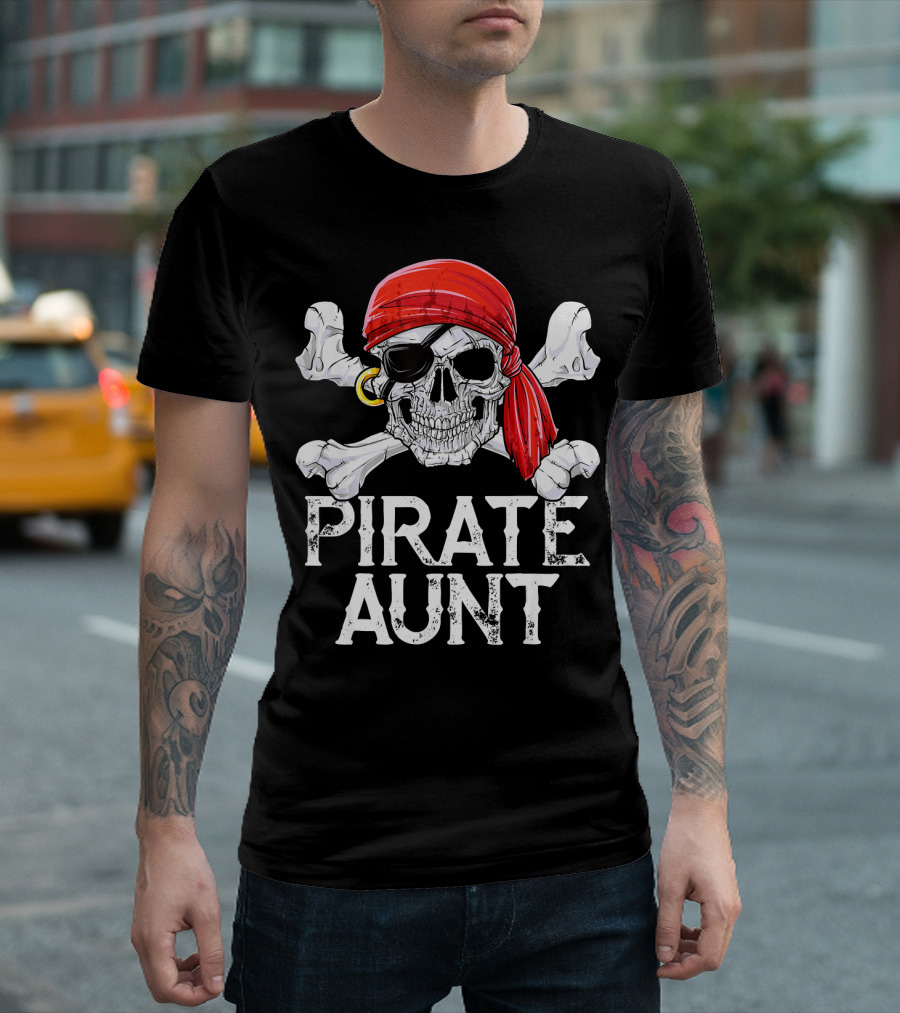 Pirate Aunt Skull Crossbones Red Bandana Eyepatch Jolly Roger Flag T-Shirt