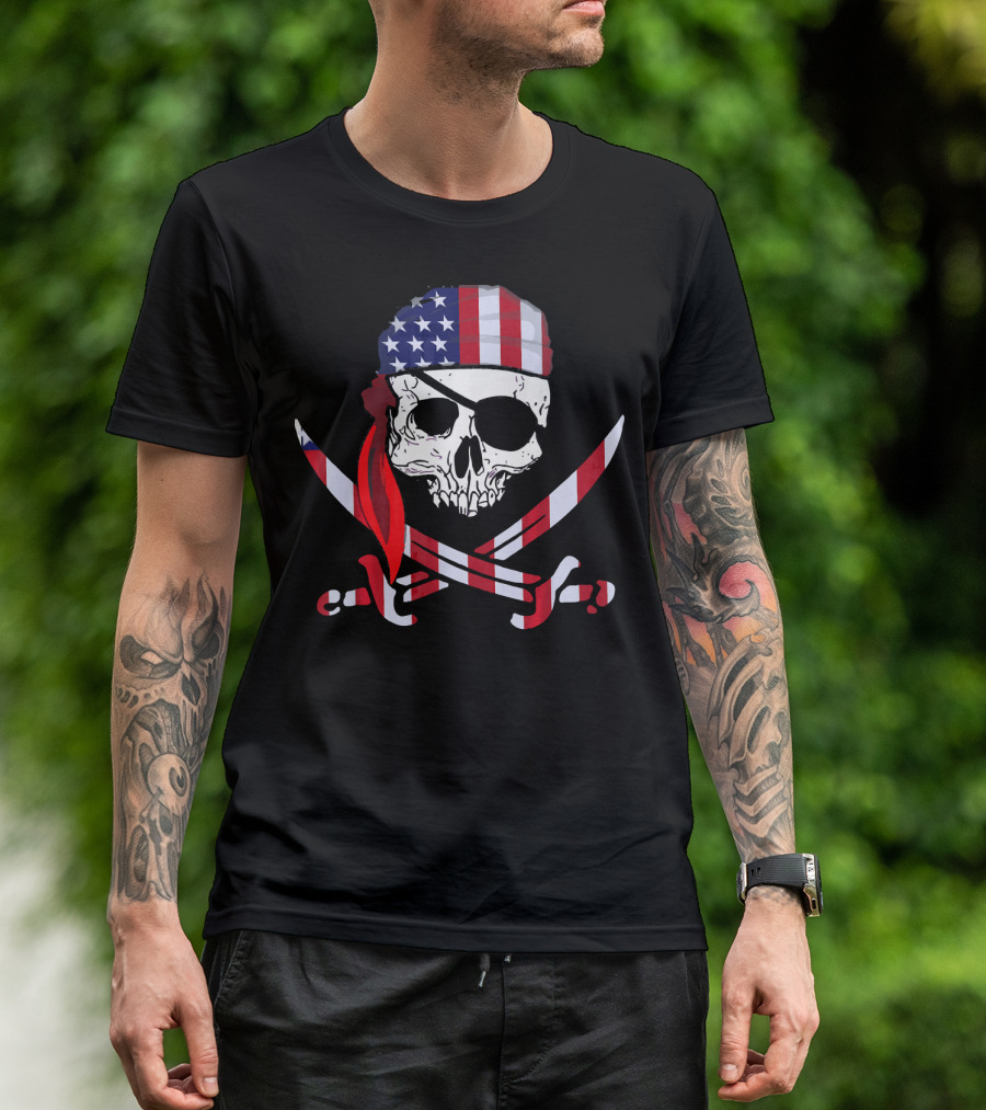 Cool Skull American Flag Pirate Patriotic T-Shirt