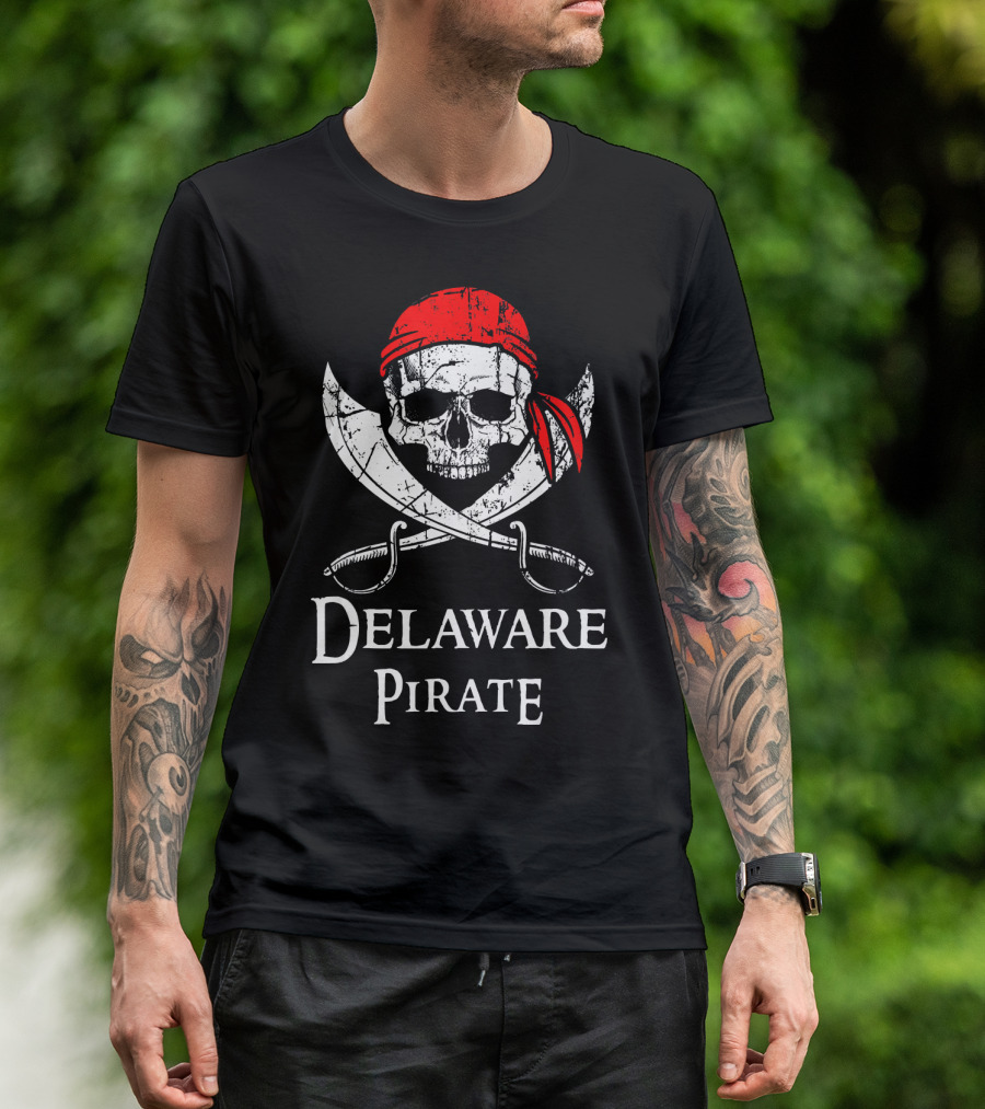 Delaware Pirate Skull And Crossbones T-Shirt