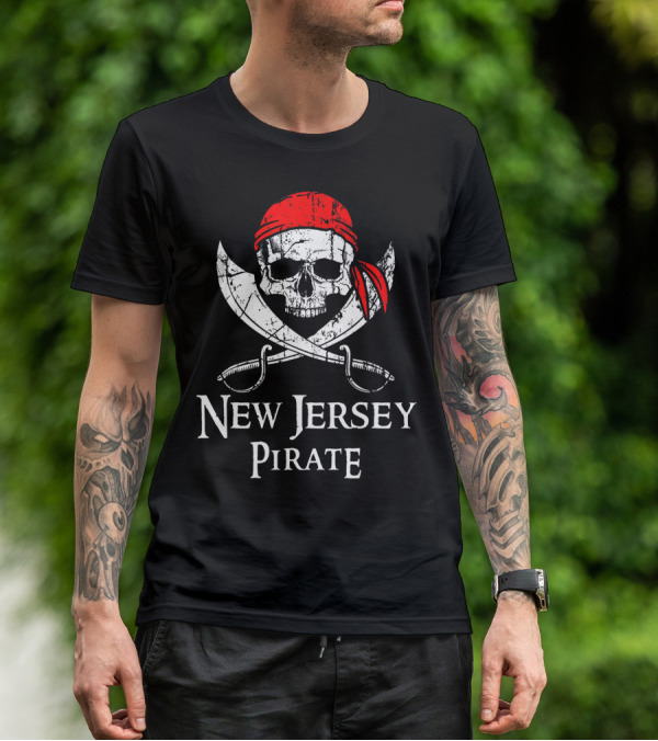 New Jersey Pirate Skull And Crossed Cutlasses T-Shirt