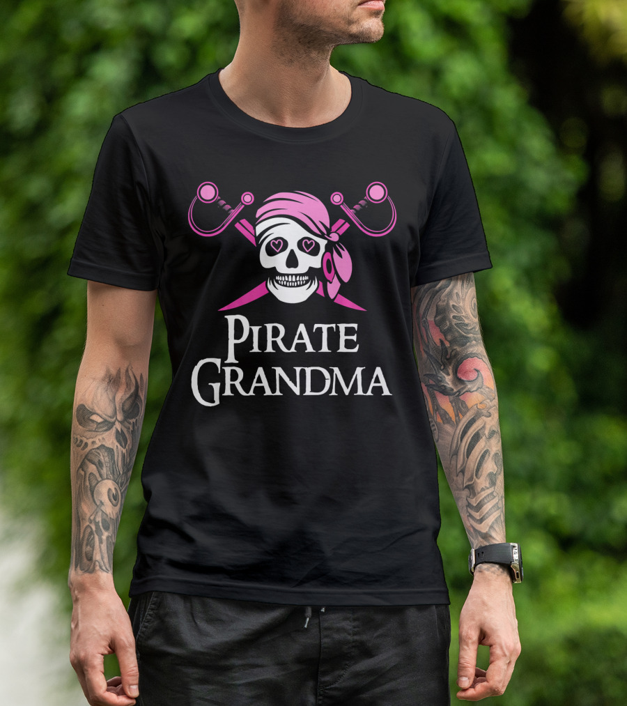 Pirate Grandma Pink Skull And Crossbones T-Shirt