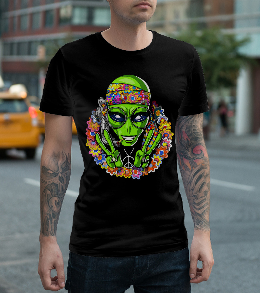 Hippie Alien Peace Sign Psychedelic Flowers Smoking Groovy T-Shirt