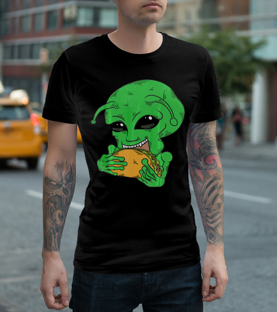 Alien Eating Taco Cool Outer Space UFO T-Shirt