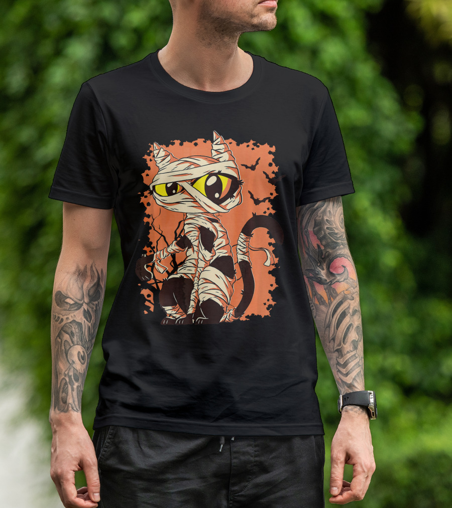 Mummy Cat With Yellow Eyes And Halloween Bats T-Shirt