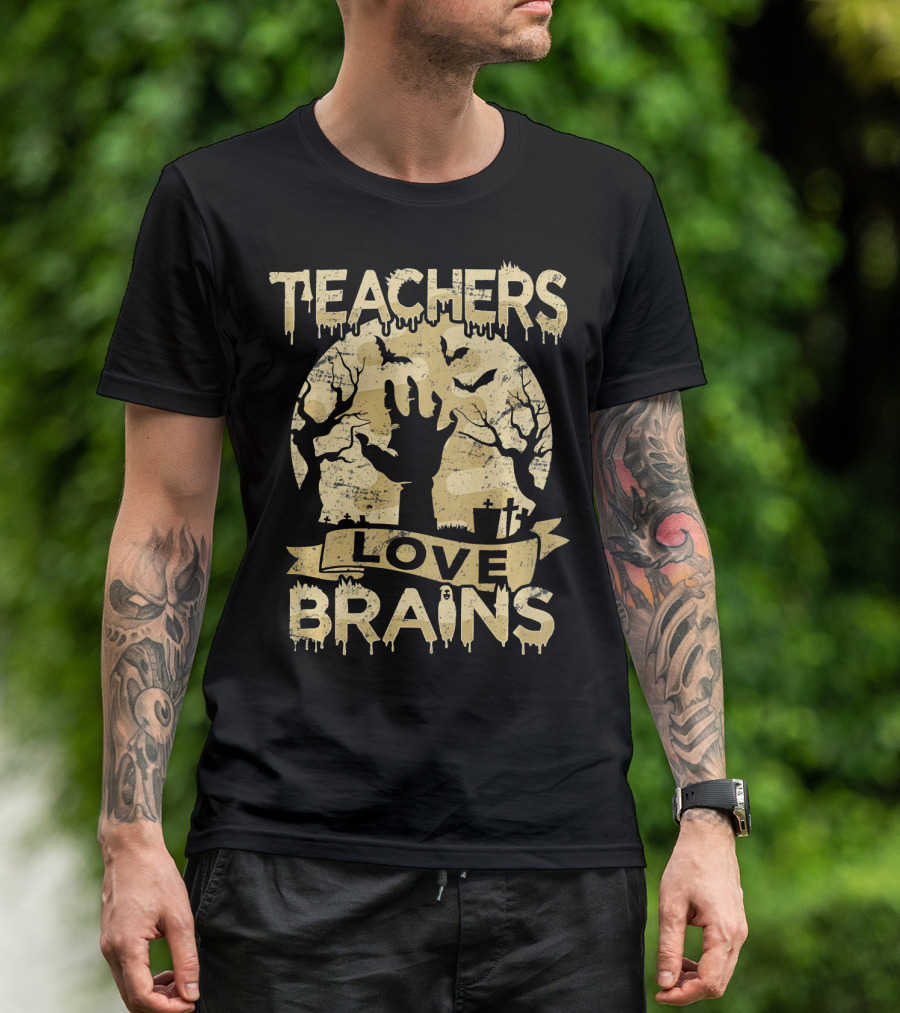 Teachers Love Brains Halloween Zombie Graveyard T-Shirt