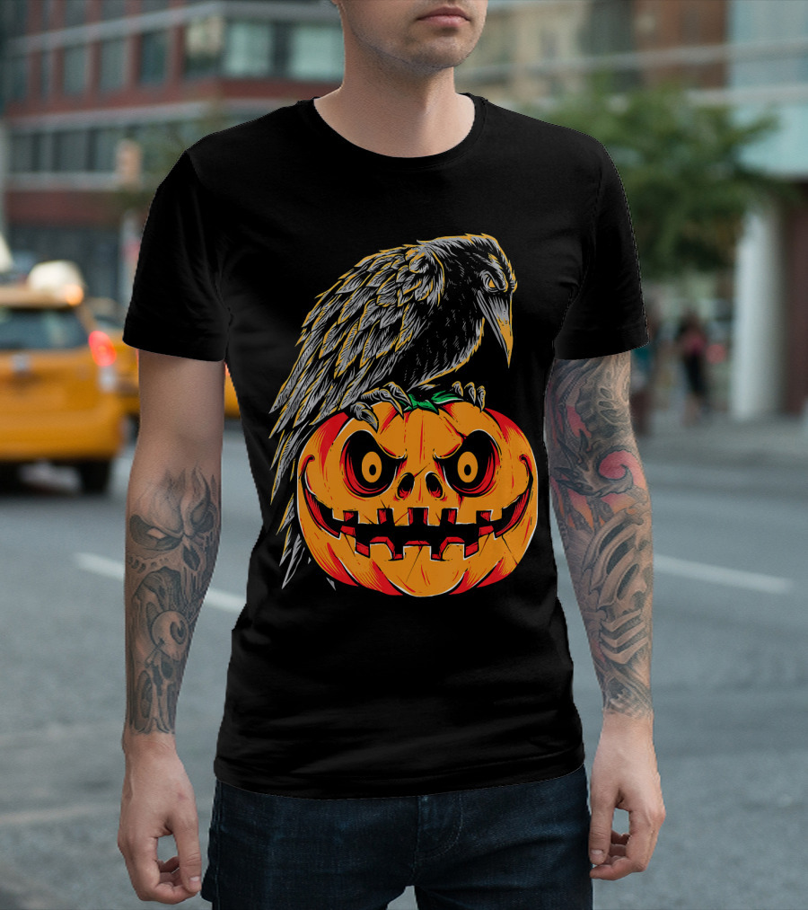 Creepy Black Raven Perched on Retro Vintage Pumpkin Halloween T-Shirt