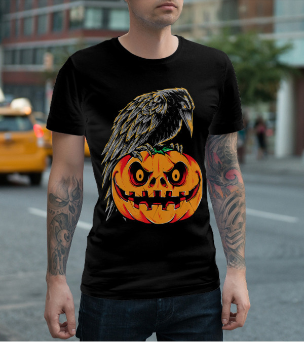 Creepy Black Raven Perched On Retro Vintage Pumpkin Halloween T-Shirt