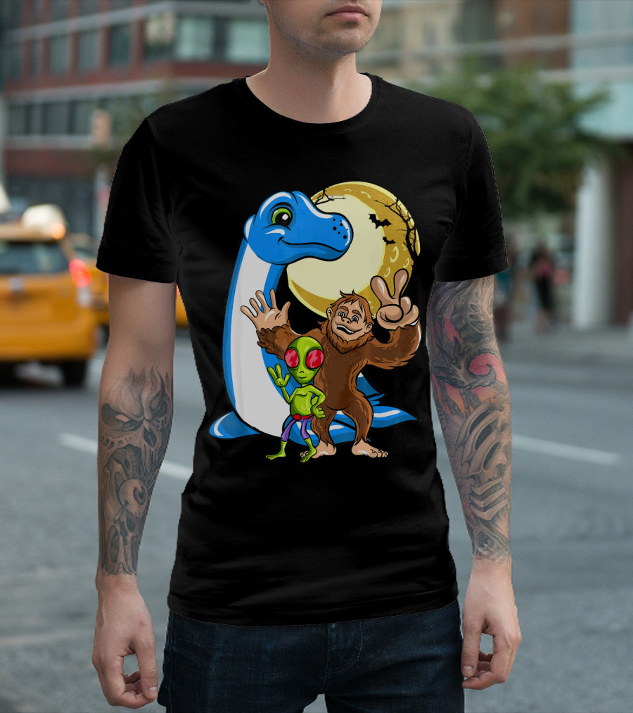 Bigfoot Sasquatch Loch Ness Monster Ness Alien Moon Scene T-Shirt