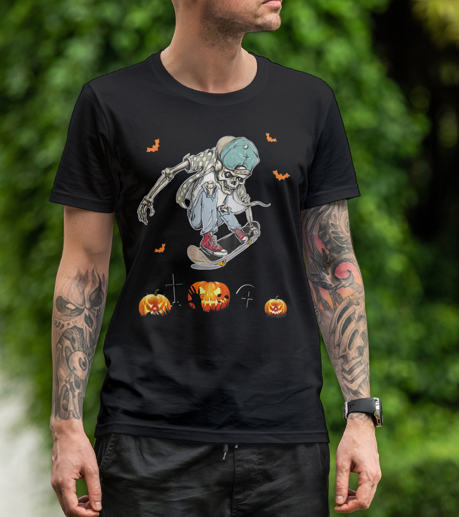 Zombie Skateboarding Teen Halloween Pumpkins And Bats T-Shirt