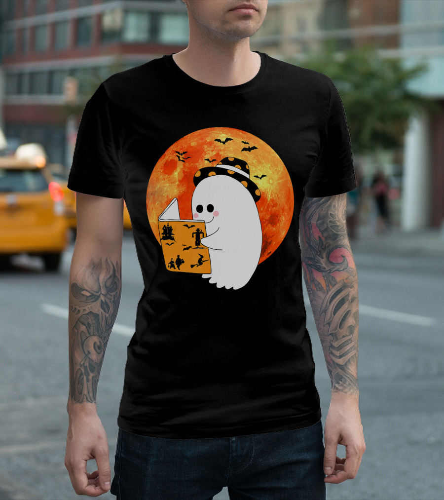 Halloween Ghost Reading Boo Books with Orange Moon and Bats T-Shirt